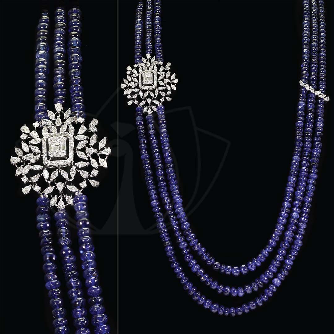 Stylish Diamond Red Carpet Jewel Side-Pendant made from VVS EF diamond quality with 3.41 carat diamonds