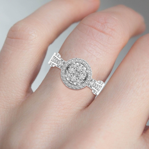 Human wearing the Royal Impressions Diamond Ring