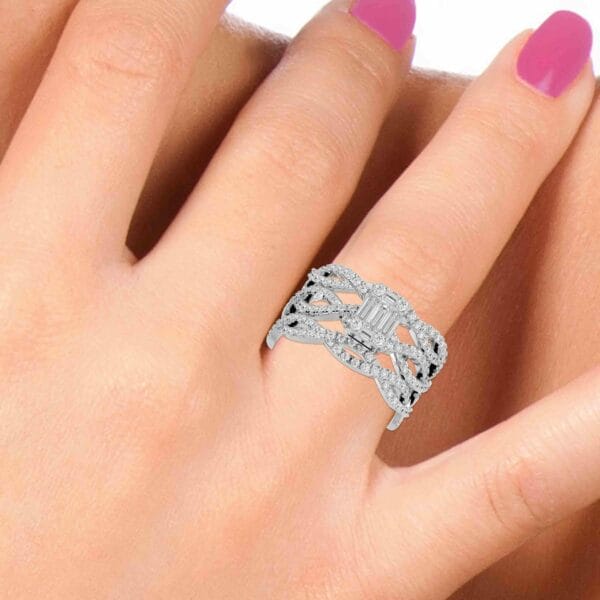 Human wearing the Royal Splendour Solitaire Illusion Diamond Ring