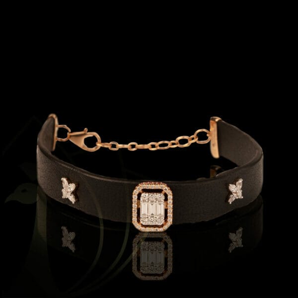 The circle of charm diamond bracelet in genuine leather.